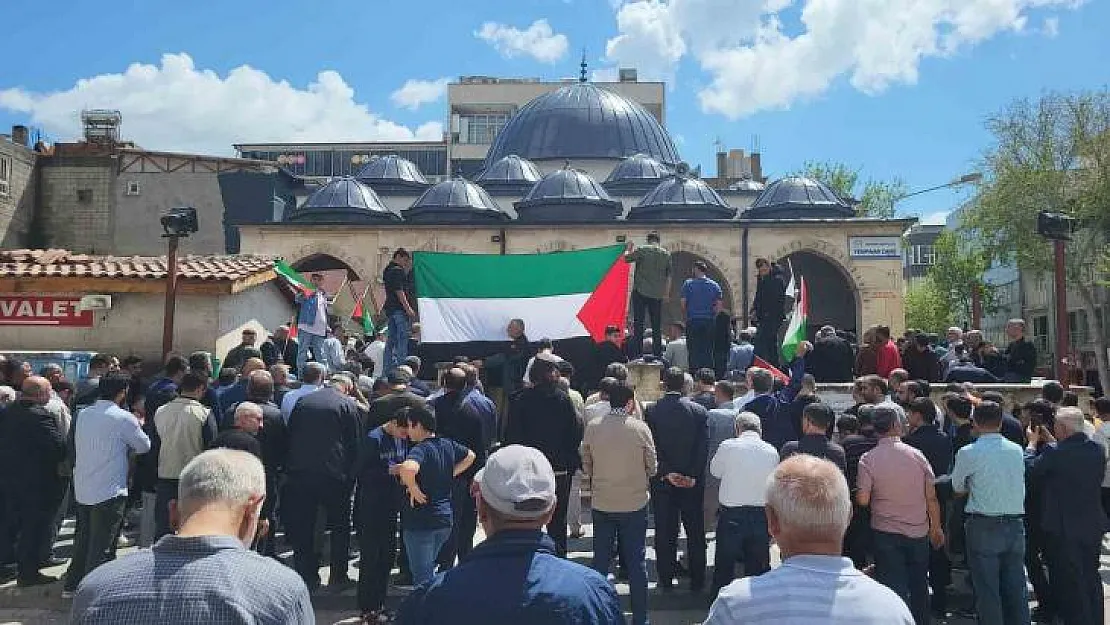 Adıyaman'da İsmail Haniye'nin çocukları ve torunları için gıyabi cenaze namazı kılındı