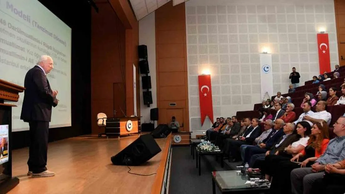 Adıyaman Üniversitesi'nde '21. Yüzyılda Öğretmen Olmak' konulu konferans