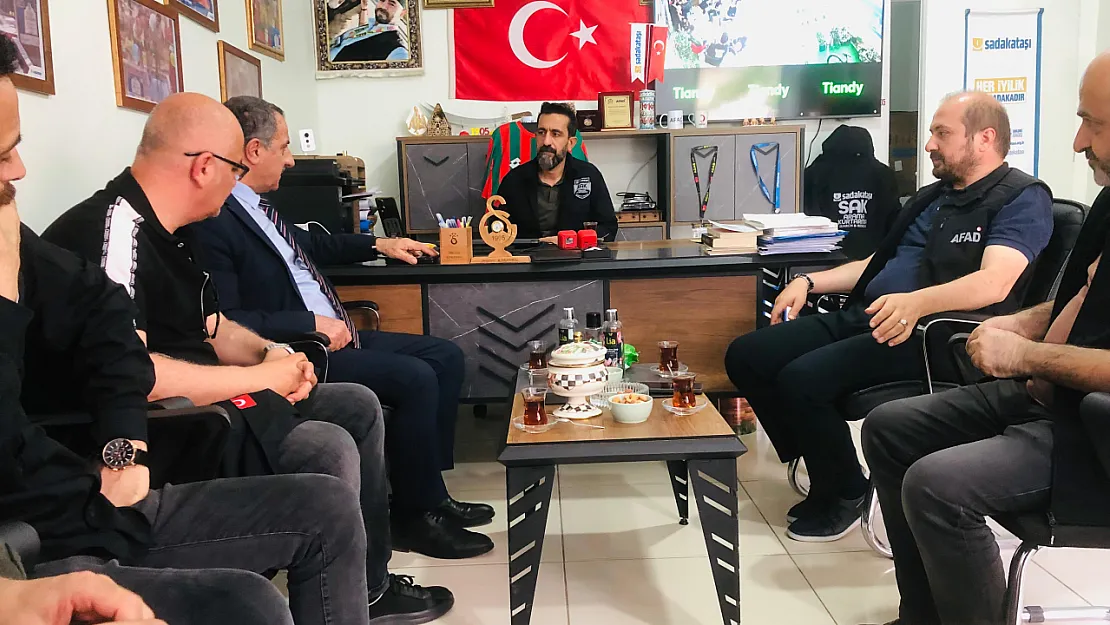 AFAD İl Müdürü Akkoyun'dan Siirt Sadakataşı Arama Kurtarma Ekibine Destek Ziyareti