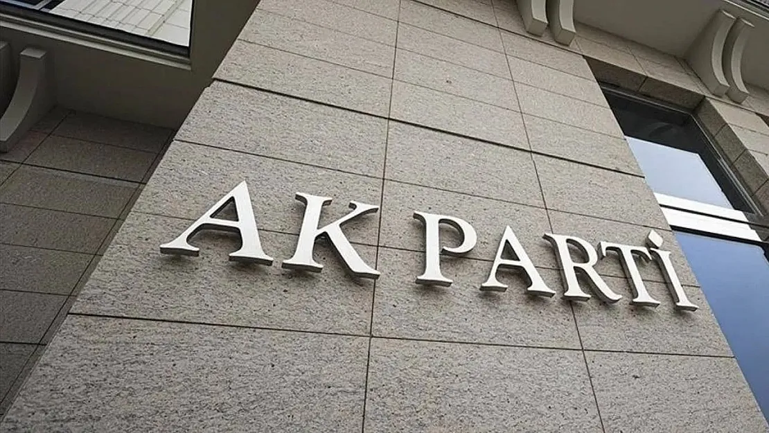 AK Parti'de 4 ilçe başkanı ve yönetimi görevden alındı