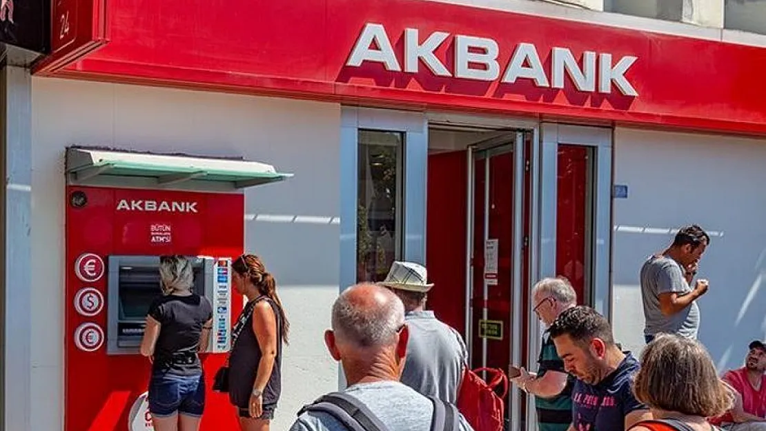 Akbank müşteri hesaplarından 'izinsiz kredi çekildi mi?' | Akbank'tan Resmi açıklama geldi