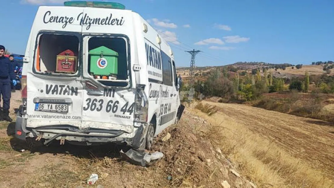 Akıllara durgunluk veren olay: İçinde cenaze bulunan cenaze aracını çaldı