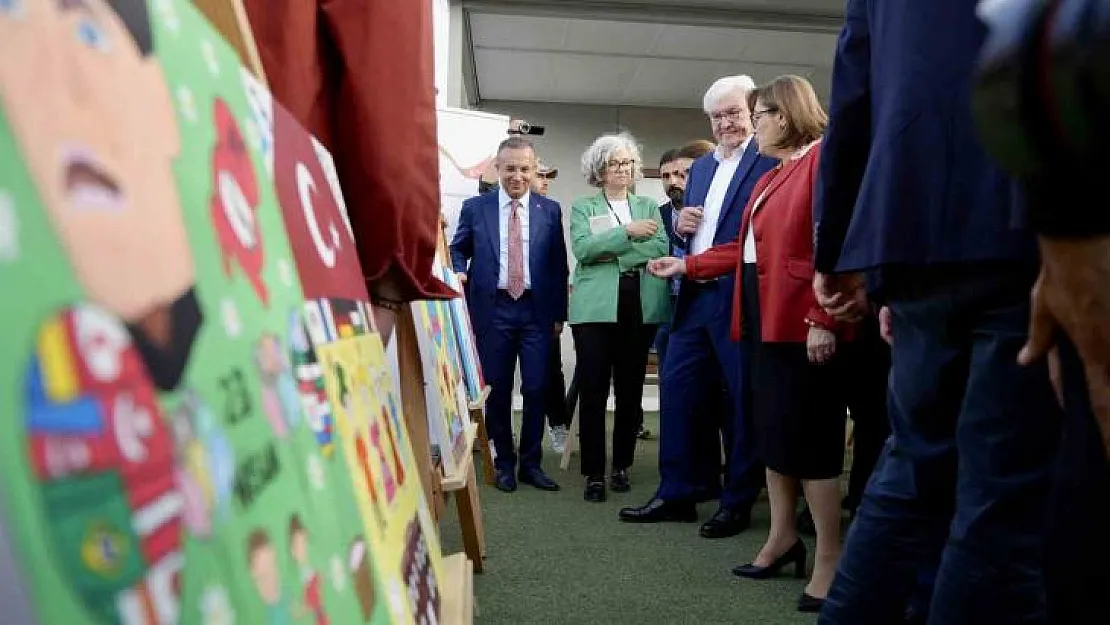 Almanya Cumhurbaşkanı Steinmeier, Gaziantep'te depremzedelerle bir araya geldi