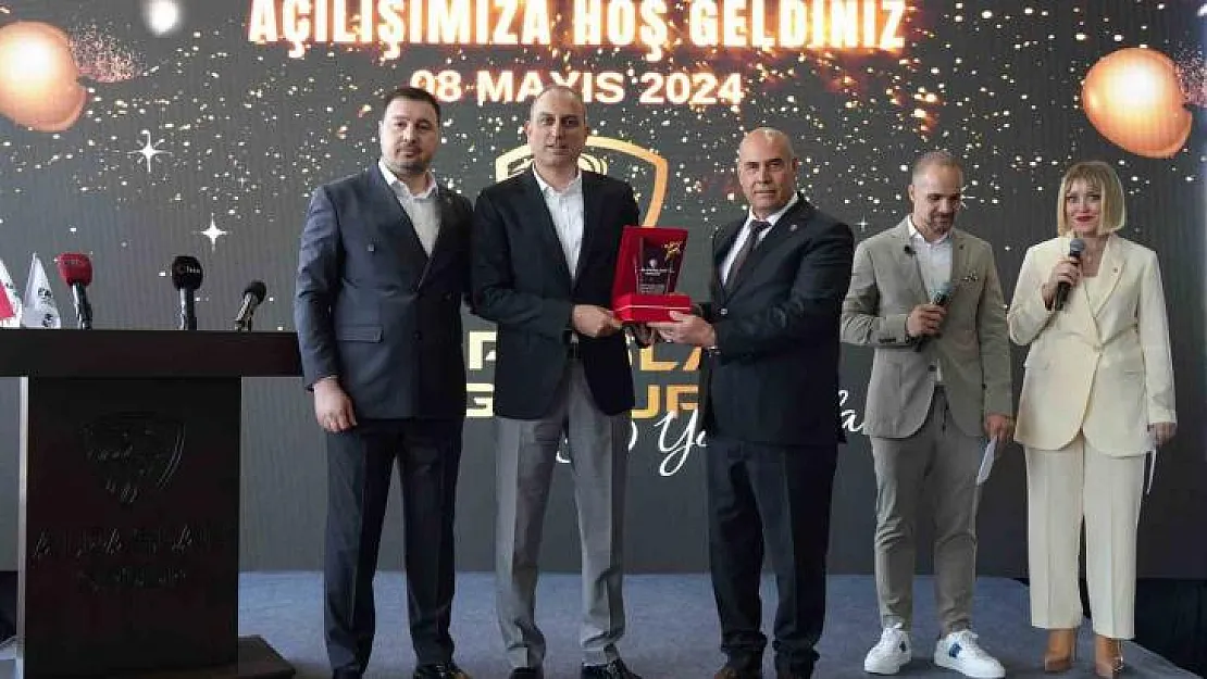 Alparslan Group'tan çiftçilere muhteşem showroom