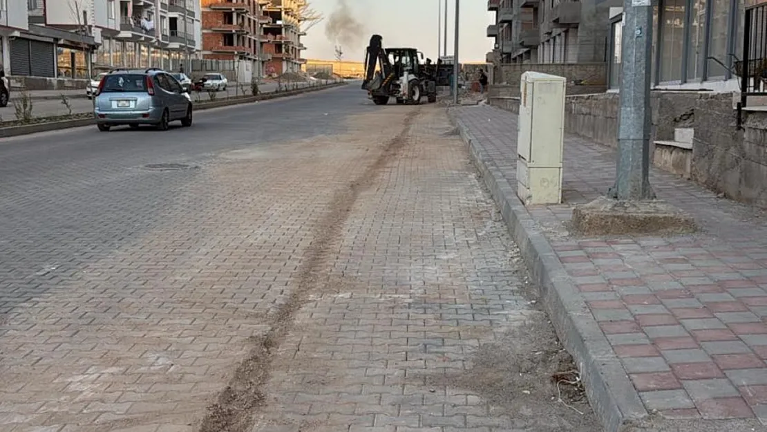 Alt Yapı Tamam, Üst Yapı Unutuldu! Siirt'te Mahalleli Toz Duman İçinde Kaldı