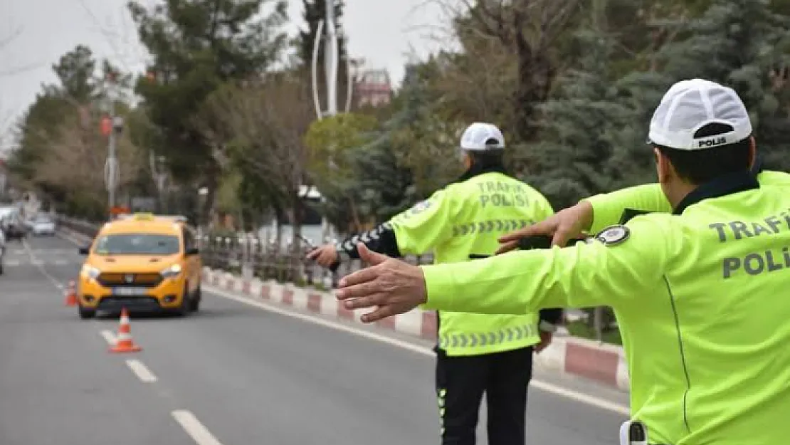 Araç sahipleri dikkat! Bugün başladı, cezası var