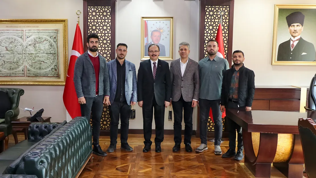 Artı Siirt Haber Ajansı Siirt Valisi Dr. Kemal Kızılkaya'yı Ziyaret Etti