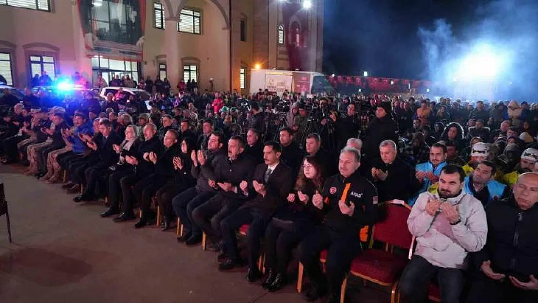 Asrın felaketinde yitirilen canlar İslahiye'de anıldı