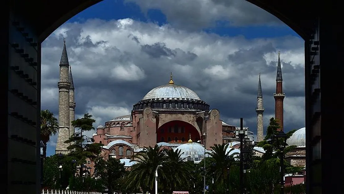 Ayasofya'nın Cami Olarak İbadete Açılmasına Dünyadan İlk Tepkiler...