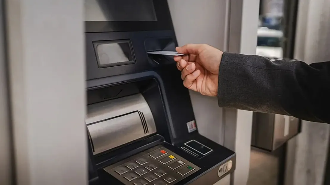 Banka Kartı Şifresini 6 Ayda Bir Değiştirmeyen Nakit Çekemeyecek