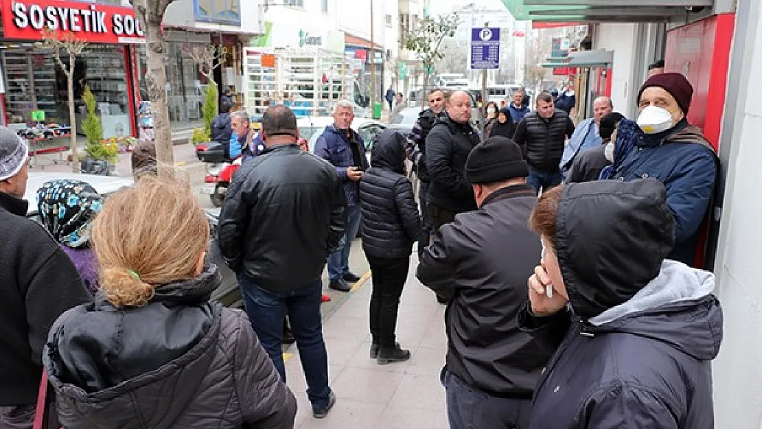 Bankacılıkta yeni dönem resmen başladı! Artık işlem yapmak için şubeye gitmeye gerek yok