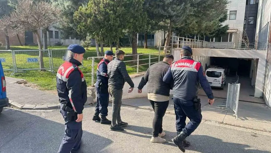 Başkasının yerine ehliyet sınavına giren şahıs yakalandı