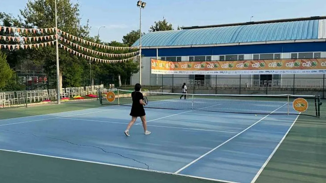 Batman'da bu yıl ikincisi düzenlenen tenis turnuvası başladı