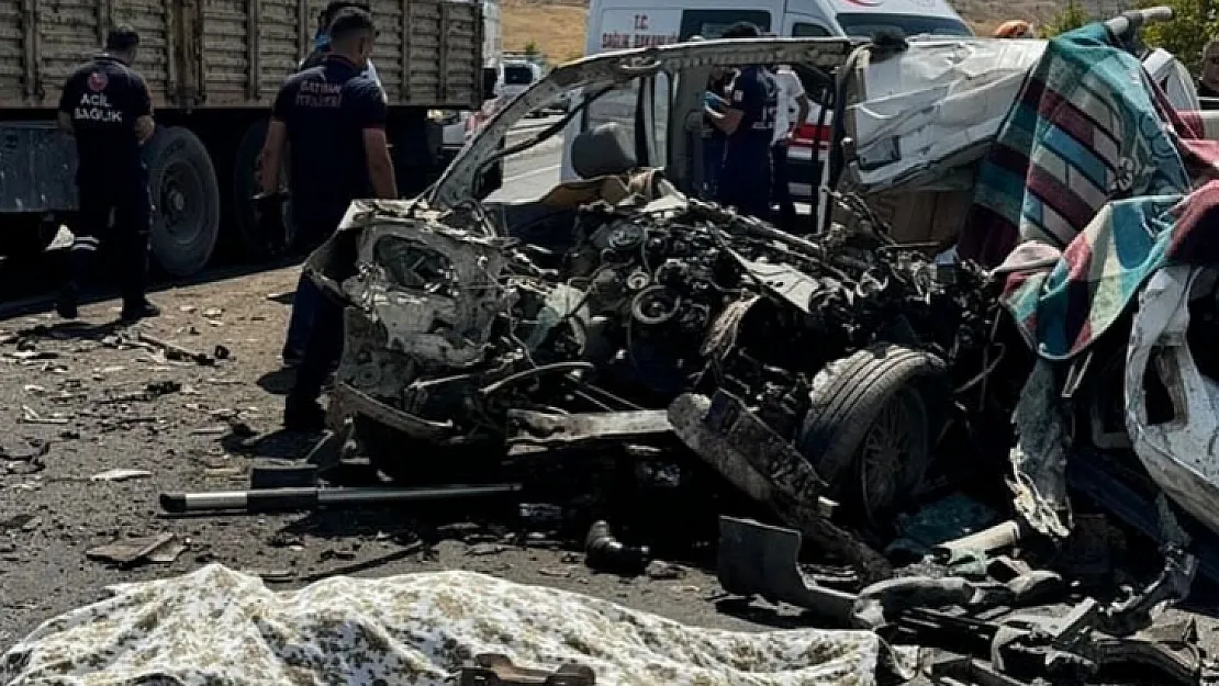 Batman'da Trafik Kazası: 4 Kişi Hayatını Kaybetti, 1 Kişi Yaralandı