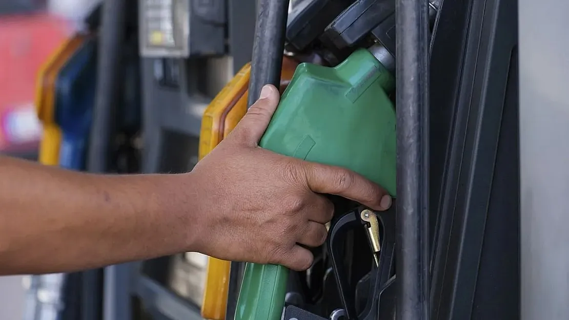 Benzine zam ya da indirim var mı? Siirt'te Akaryakıt Fiyatları Değişiyor: İşte Benzin, Motorin ve LPG'nin Güncel Durumu!