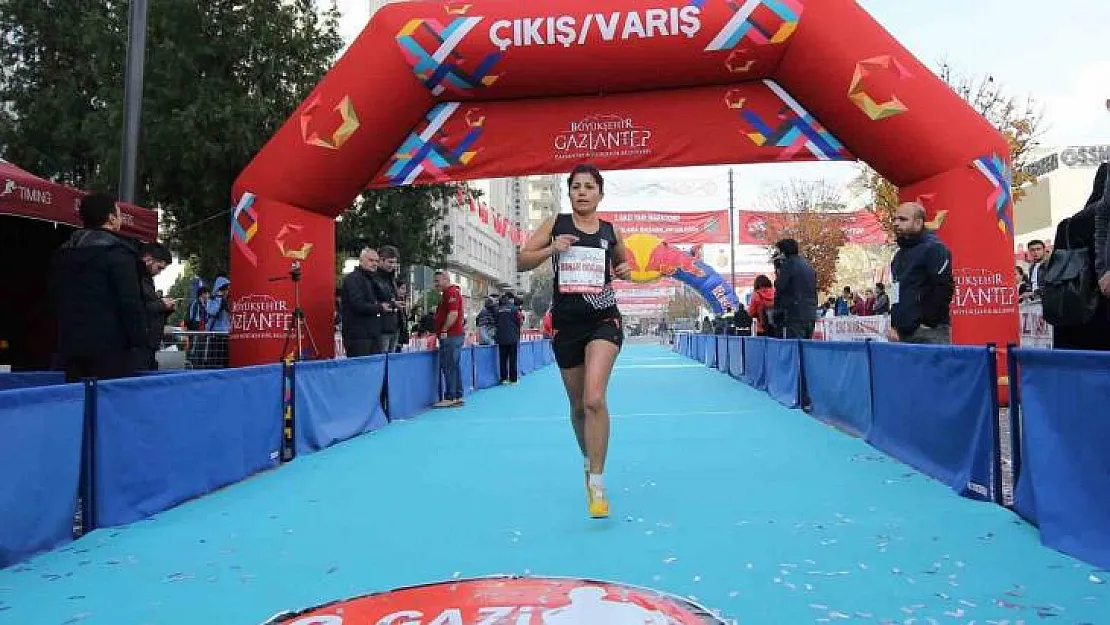 Bin 300 profesyonel sporcu Gazi Yarı Maratonu'nda ter dökecek