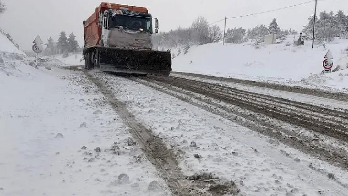 Bingöl, Elazığ, Siirt ve Şırnak'ta 298 yerleşim yerinin yolu kapandı!