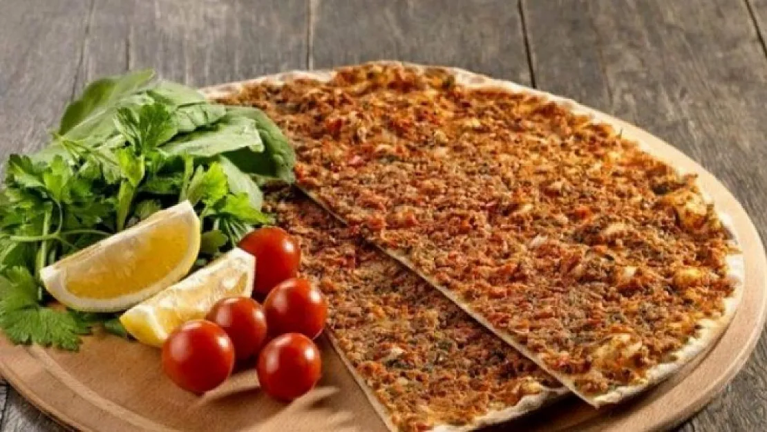 Bodrum'da lahmacunun fiyatı dudak uçuklattı!