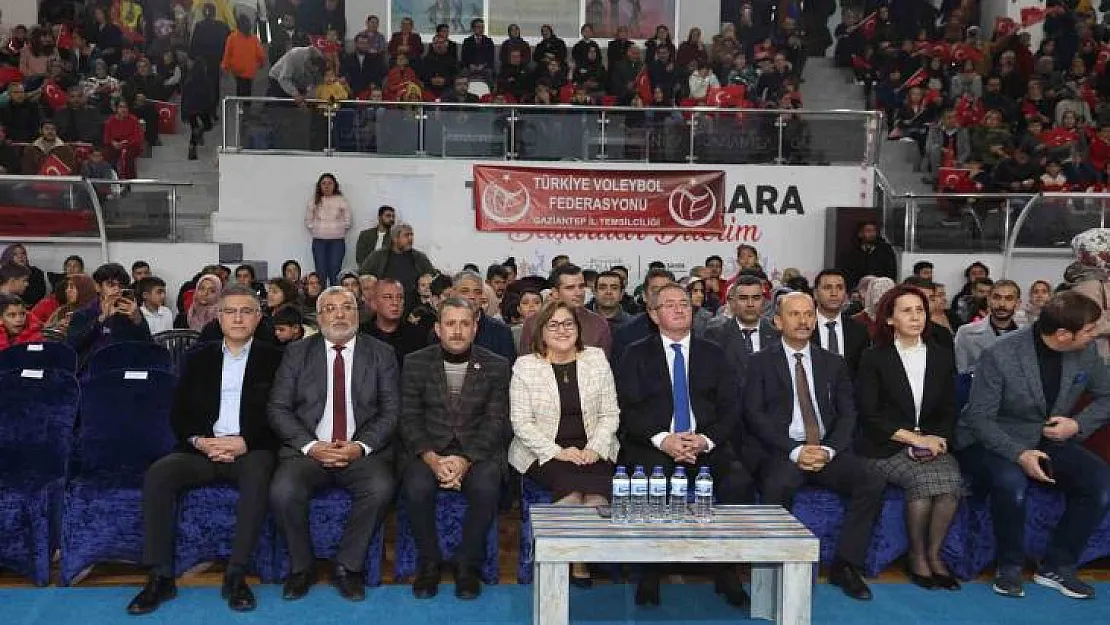 Büyükşehir, Öğrencilere Spor Malzemesi desteğini sürdürüyor