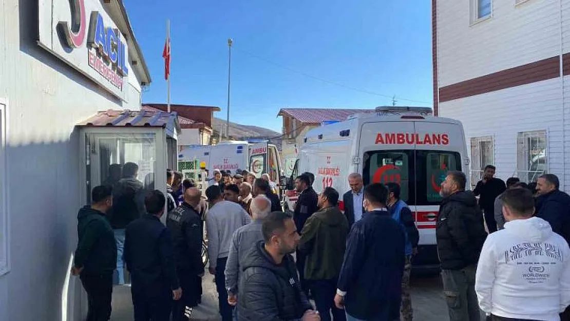 Çelikhan'da trafik kazası: 2 çocuk yaralandı