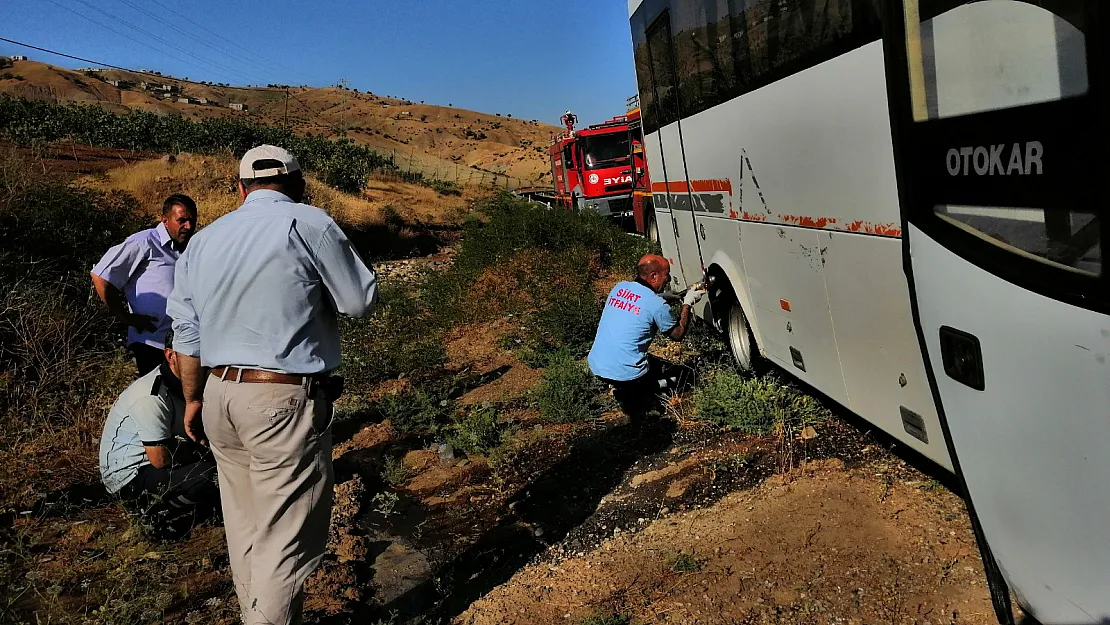 İşçileri taşıyan seyir halindeki otobüs yandı