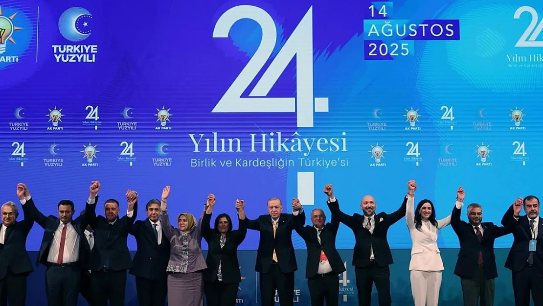CHP'den 6, İYİ Parti'den 2 isim AK Parti'ye geçti