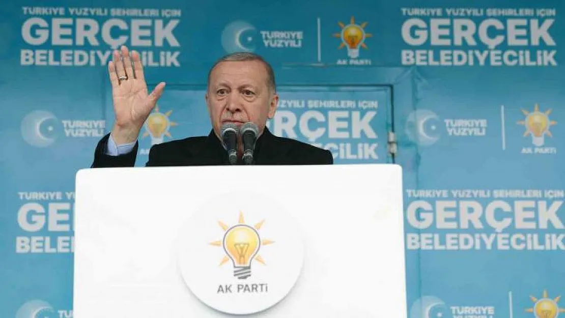 Cumhurbaşkanı Erdoğan: '6'lı masa dediler ne çıktı, şu anda hiçbiri parlamentoda değil. Masanın altına birilerini soktular ne çıktı, hiç. Siyaset arenasına baktığınızda Cumhur İttifakı kararlı şekilde devam ederken, 6'lı masa yerinde yeller esiyor. Millet