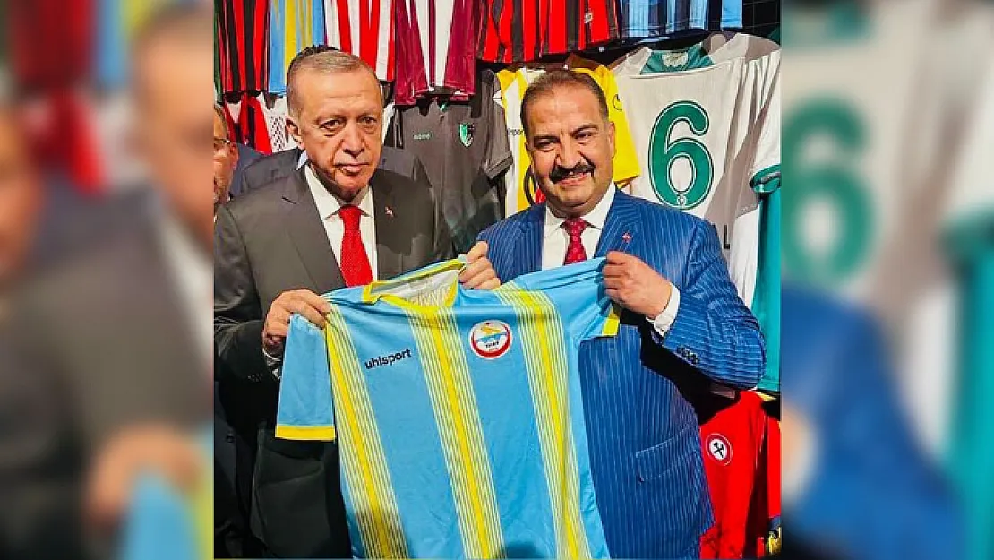 Cumhurbaşkanı Erdoğan'a Siirtspor Forması Verildi!