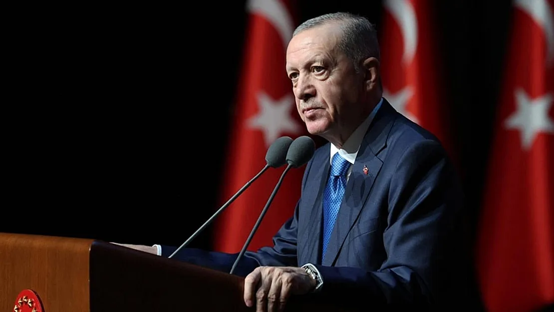 Cumhurbaşkanı Erdoğan'ın Yeni Anayasa İçin Görevlendirdiği 10 Kişi Belli Oldu