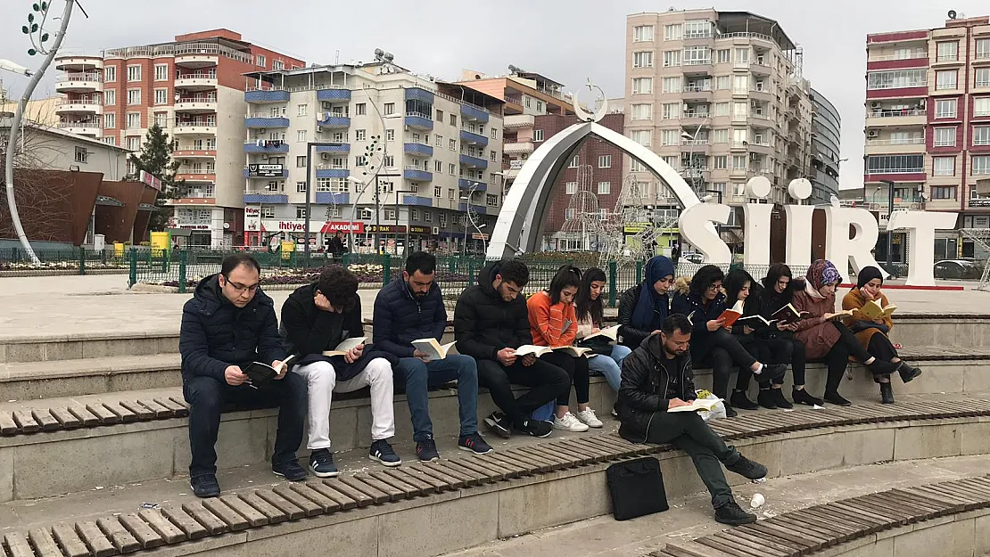 Siirt'te Gençlerden Kitap Okuma Etkinliği