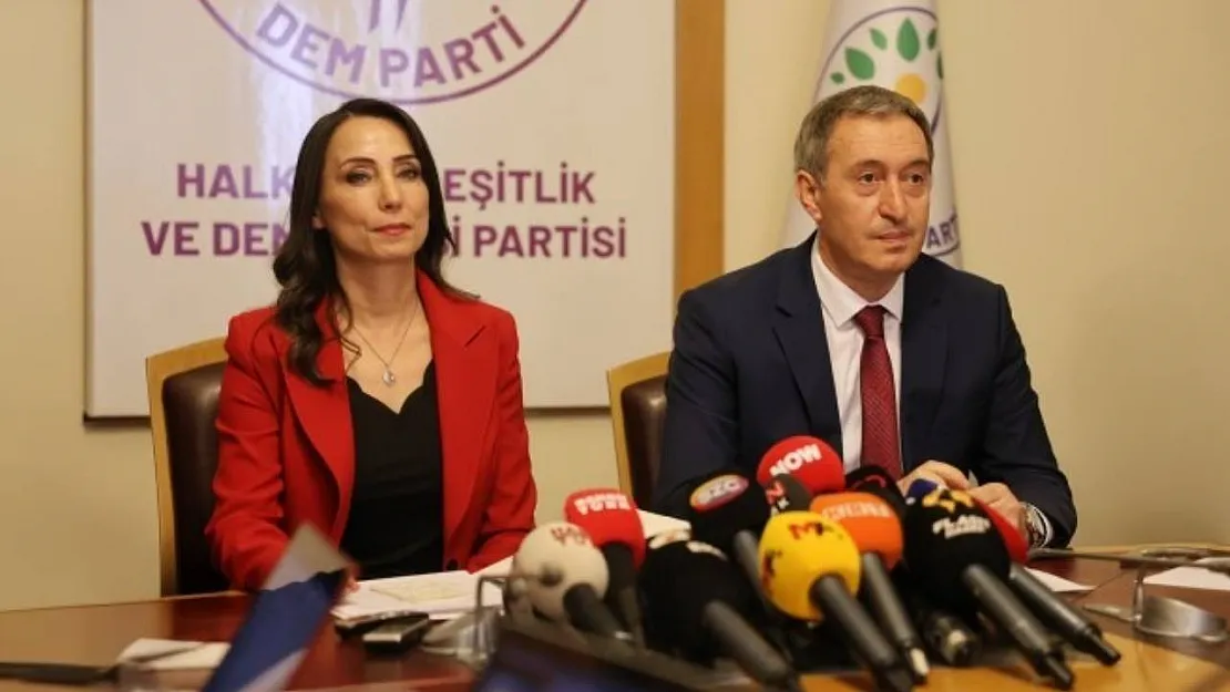 DEM Parti Eş Genel Başkanlarından Silah Bırakma Süreci İçin Ortak Açıklama: ''Şimdi Demokratik Türkiye İçin Adım Atma Zamanı''