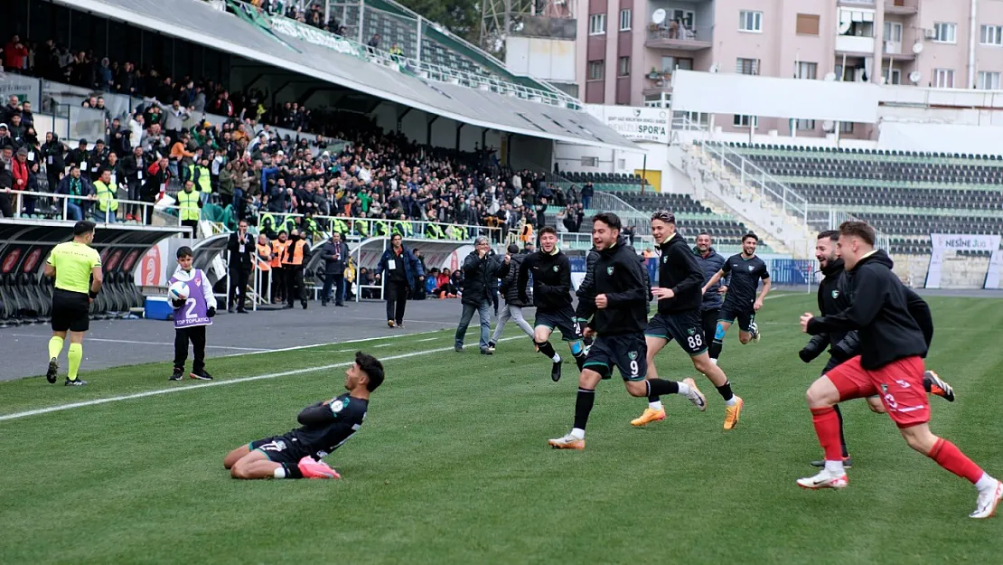 Denizlispor'a İkinci 12 Puanlık Ceza: Süper Amatör Lig'e Düşme Tehlikesi