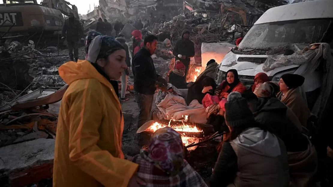 Deprem öncesi Türkiye neleri konuşuyordu?