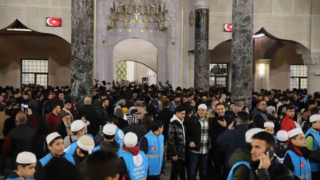 Depremde vefat edenler için Gaziantep'te Mevlid-i Şerif okutuldu