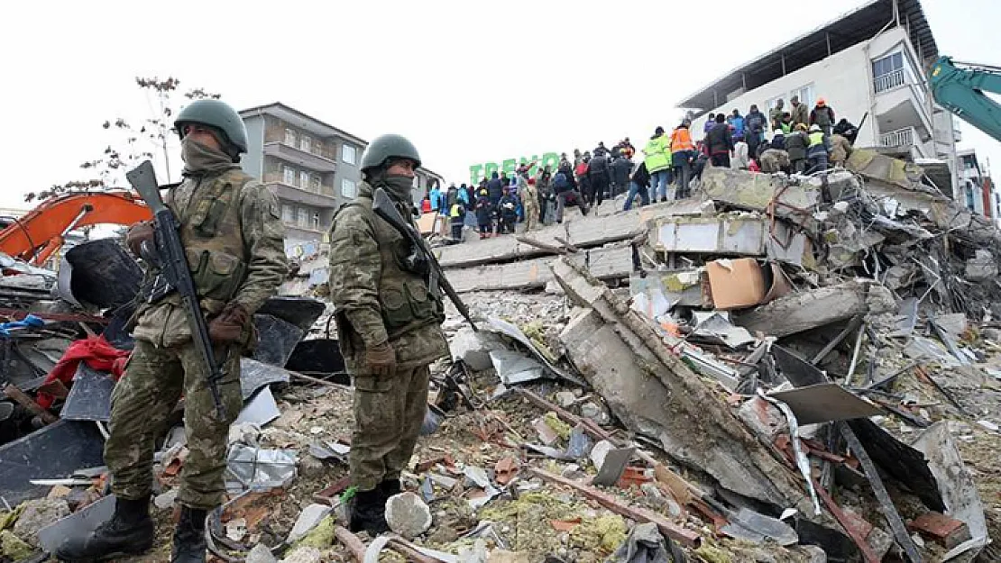 Depremzede öğrenciye ''Sanki atom bombası attılar'' diyen öğretim üyesi görevinden uzaklaştırıldı