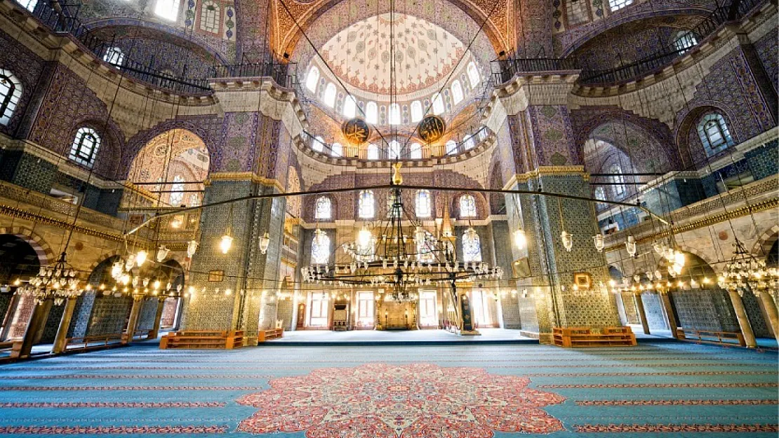 Diyanet İşleri Başkanlığı'ndan Cuma Hutbesi: Düğün Yapmanın da Bir Âdâbı Vardır