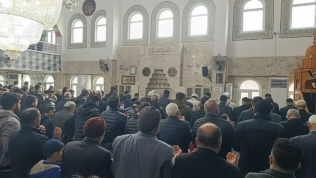 Diyanet'ten Cuma Hutbesi: ''Aile, Güven ve Merhametin Yuvasıdır'' 16 Mayıs 2025