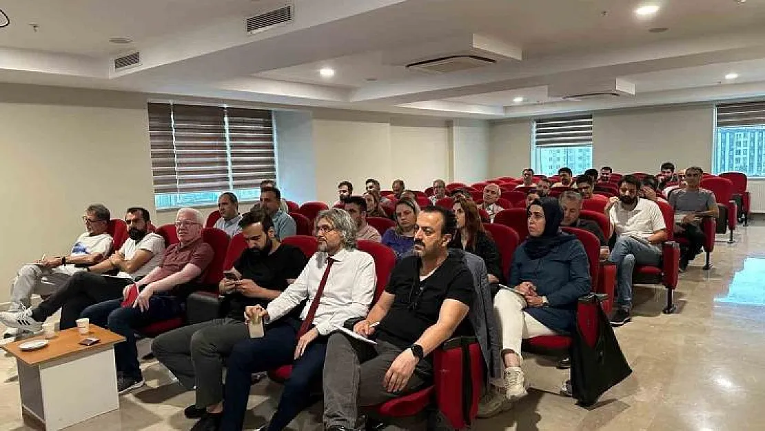 Diyarbakır'da '1. Basamakta Kalp Hastalıkları' konulu seminer düzenlendi