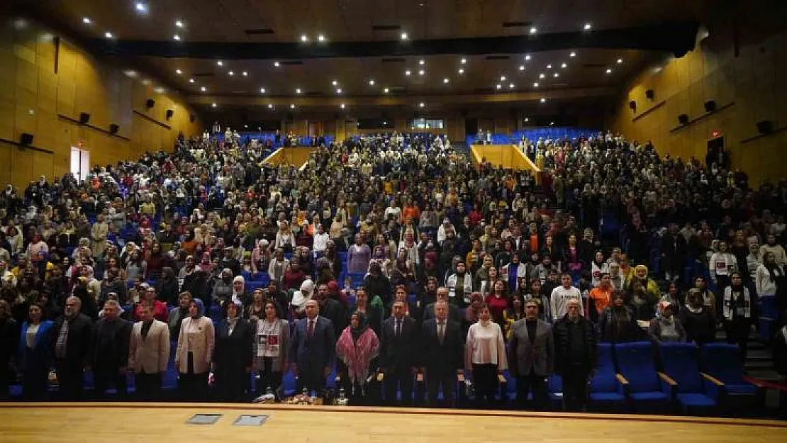 Diyarbakır'da 'Filistin'de Kadın Olmak' söyleşisi gerçekleştirildi