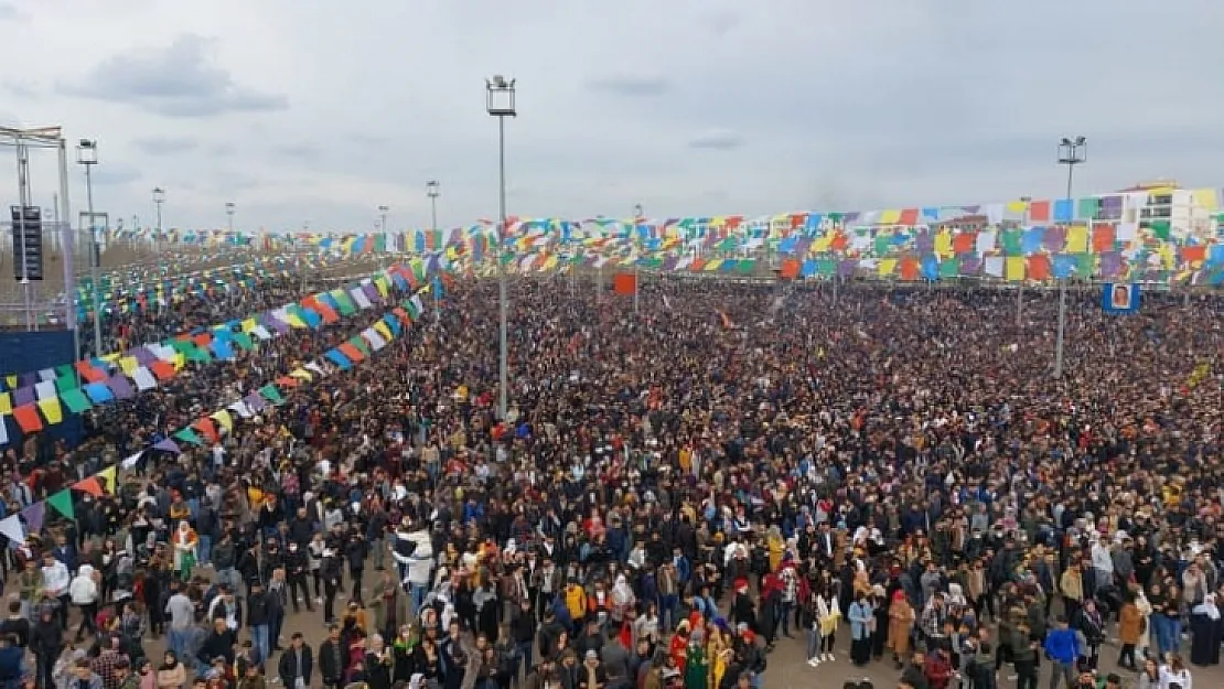 Diyarbakır'da 1 milyon kişi Newroz'da