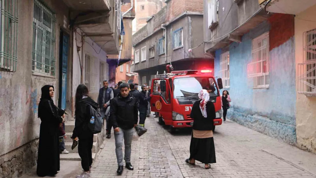 Diyarbakır'da çöken binada kimsenin olmadığı belirlendi