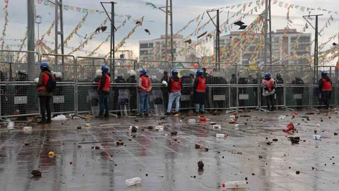 Diyarbakır'da Nevruz kutlamasında terör propagandasına 166 gözaltı