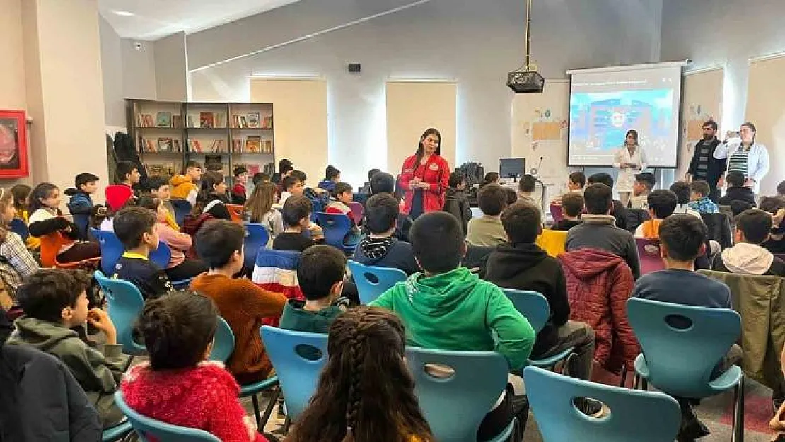 Diyarbakır'da öğrencilere uzay bilimleri semineri