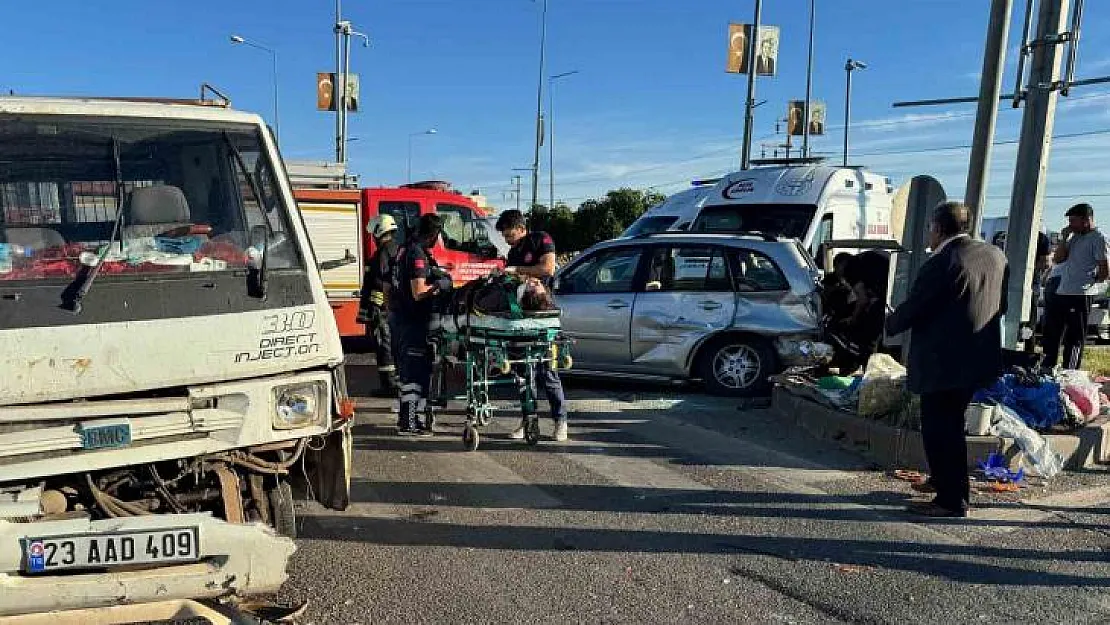 Diyarbakır'da otomobil ile pikap kavşakta çarpıştı: 4 yaralı