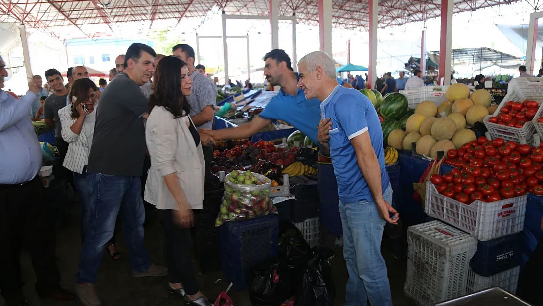 Eş Başkanlardan Semt Pazarı'na Ziyaret