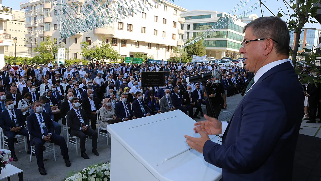 Davutoğlu'ndan Dikkat Çeken Yolsuzluk Açıklaması
