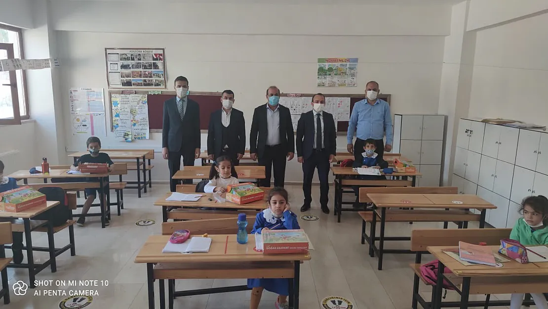 Eruh Belediye Başkanı Çiftçi'den Öğrencilere Destek