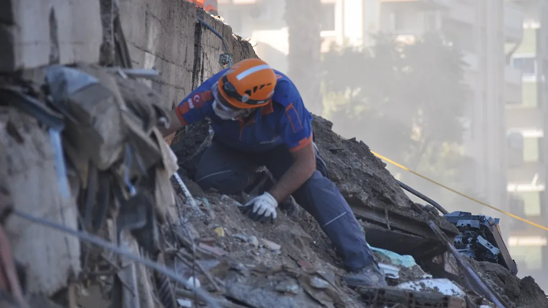 İzmir depreminde can kaybı 109'a yükseldi