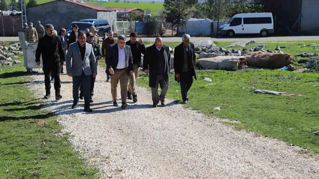 Ergani Kaymakamı Karaaslan, kırsal mahalleleri ziyaret edip talepleri dinledi