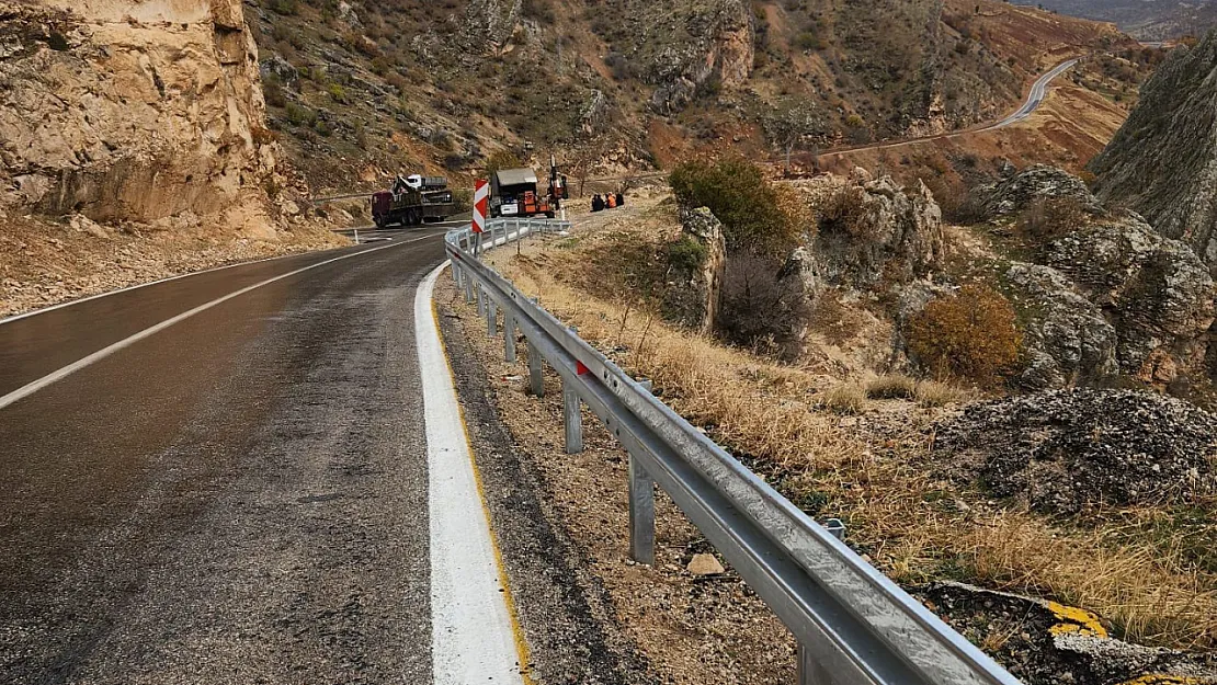 Eruh-Şırnak Karayolu'nda Tehlike Arz Eden Noktalara Güvenlik Önlemi!